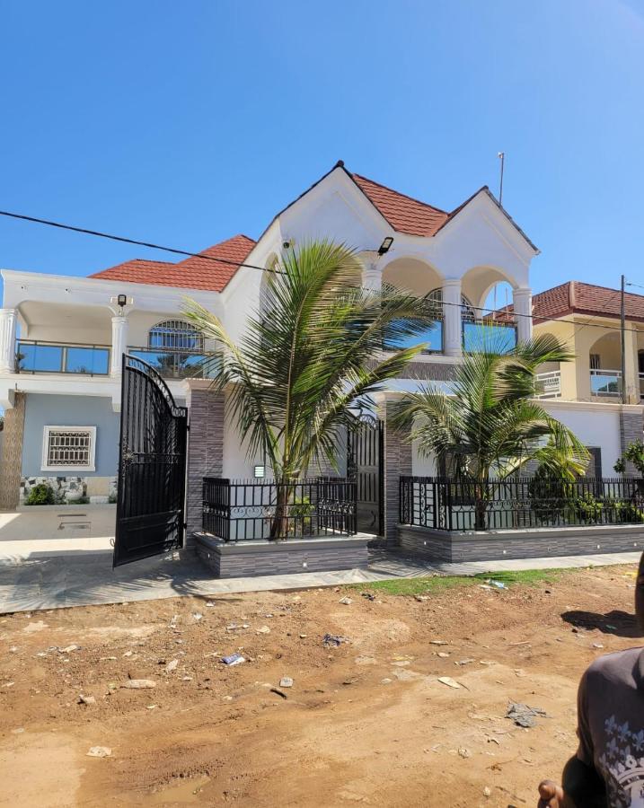 The Diamond House Brusubi Exterior foto